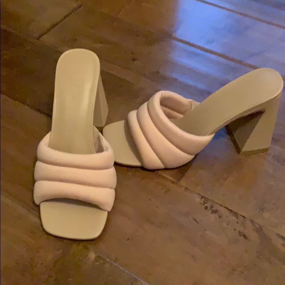 Open edit heel - Picture 2 of 3